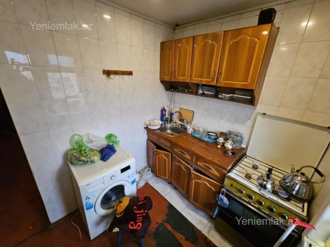Satılır 3 otaqlı köhnə tikili 75 m²