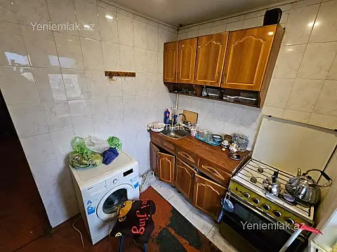 Satılır 3 otaqlı köhnə tikili 75 m²