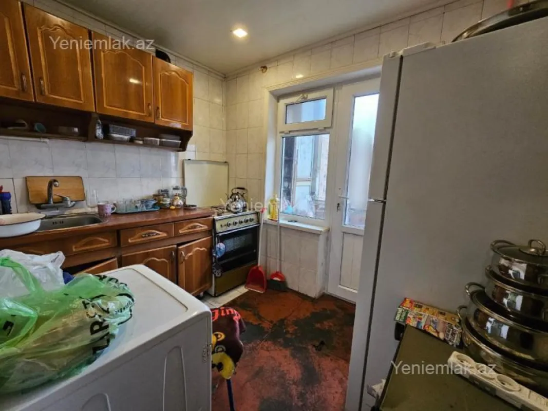 Satılır 3 otaqlı köhnə tikili 75 m²