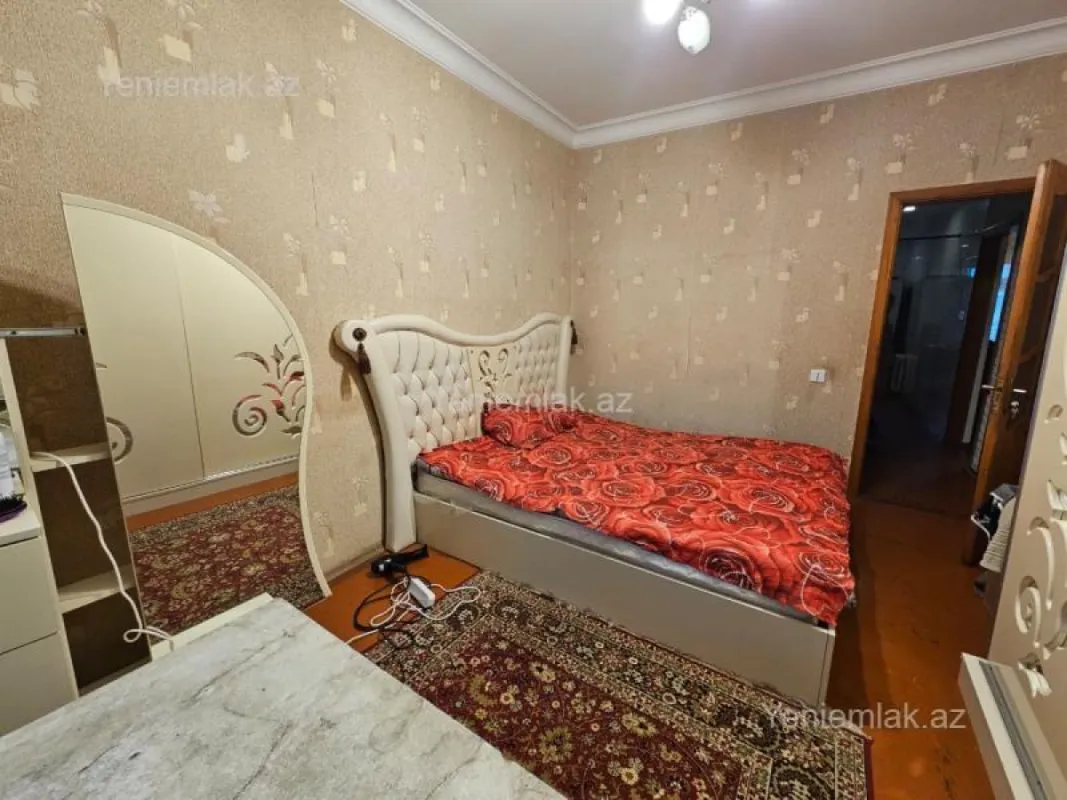 Satılır 3 otaqlı köhnə tikili 75 m²