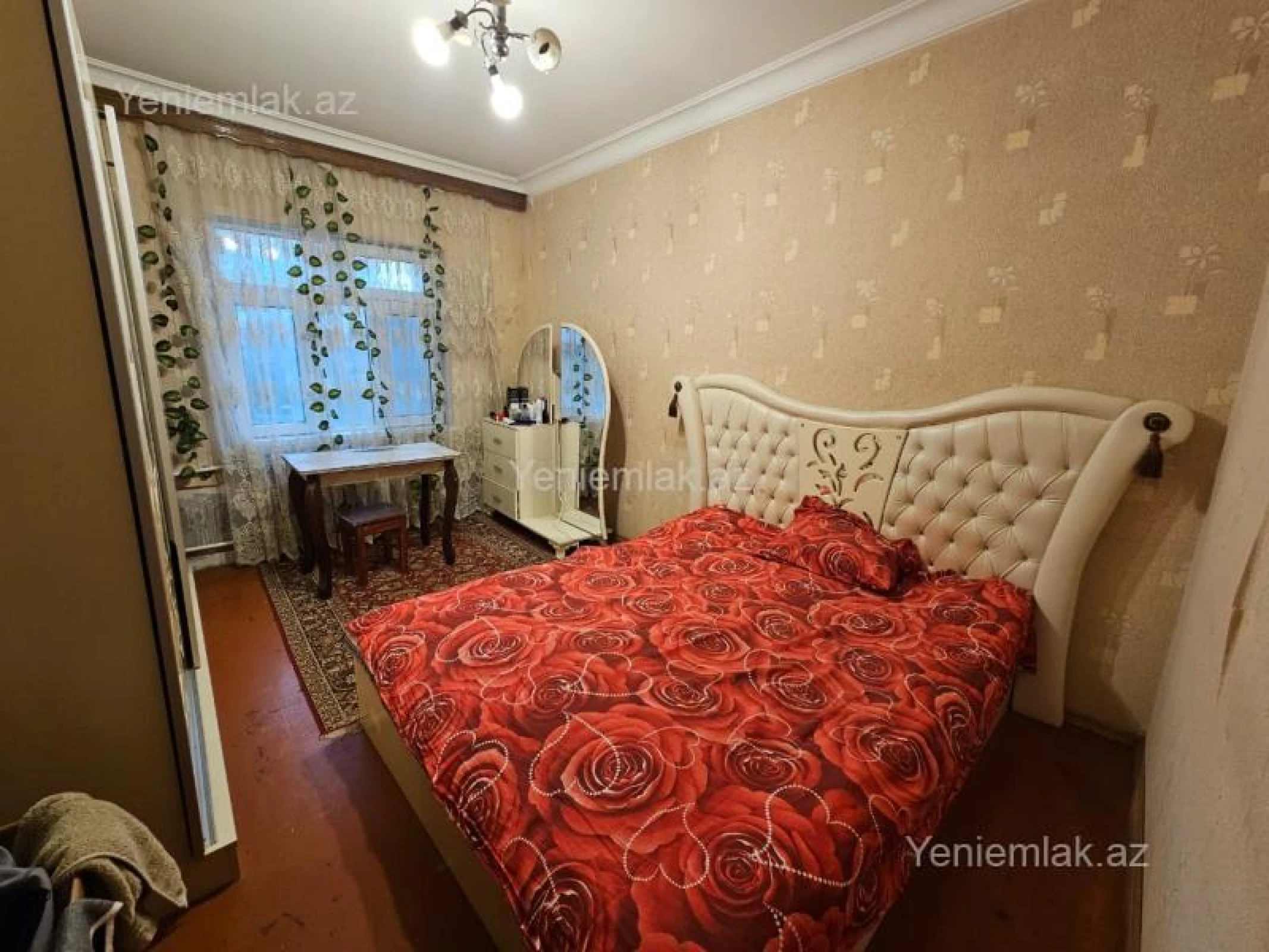 Satılır 3 otaqlı köhnə tikili 75 m²