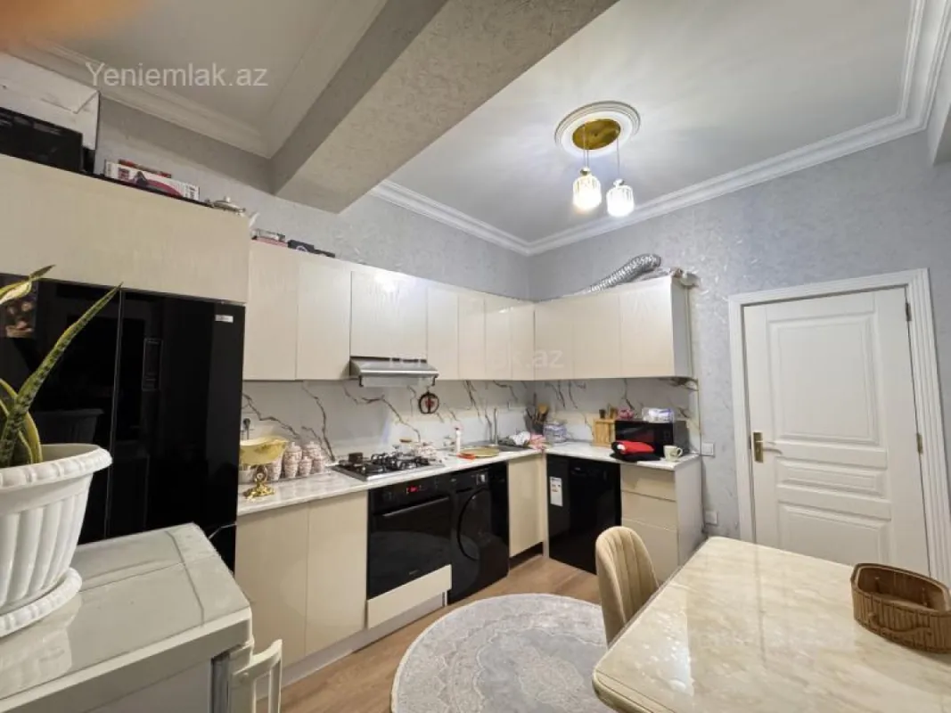 Satılır 2 otaqlı yeni tikili 86 m²