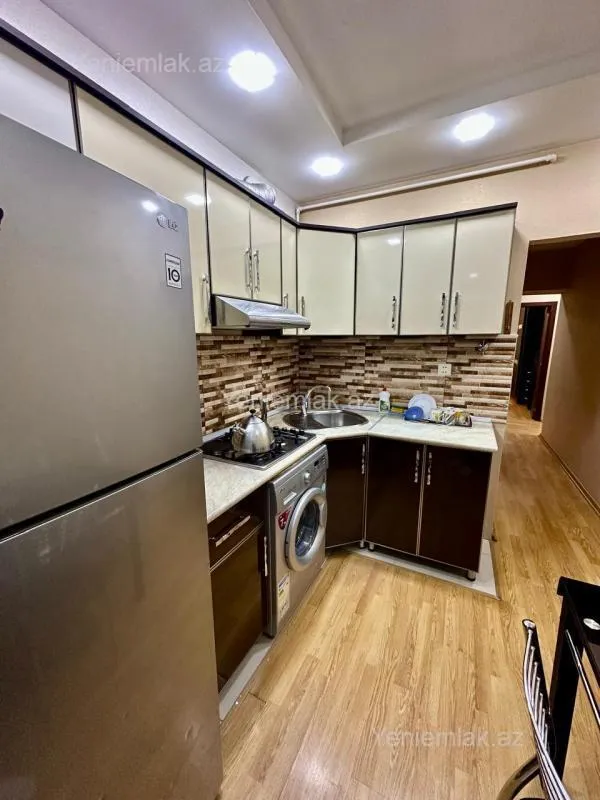 Satılır 3 otaqlı köhnə tikili 80 m²