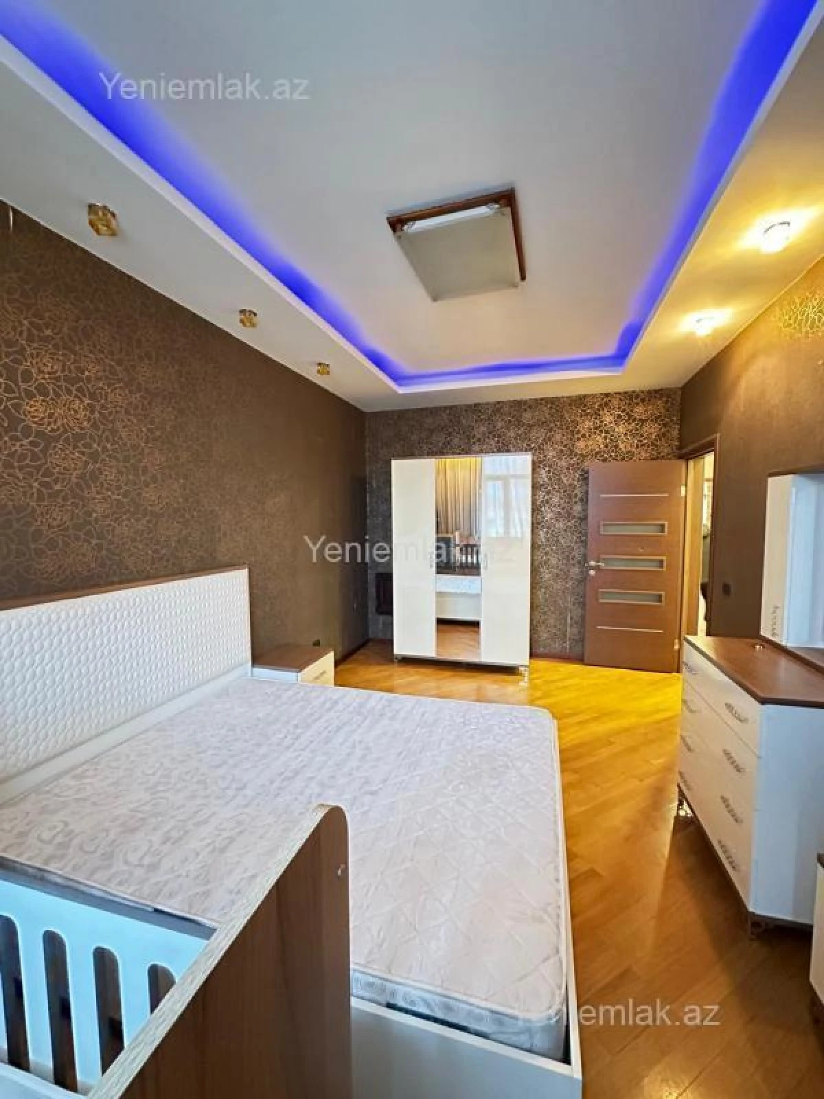 Satılır 5 otaqlı yeni tikili 285 m²