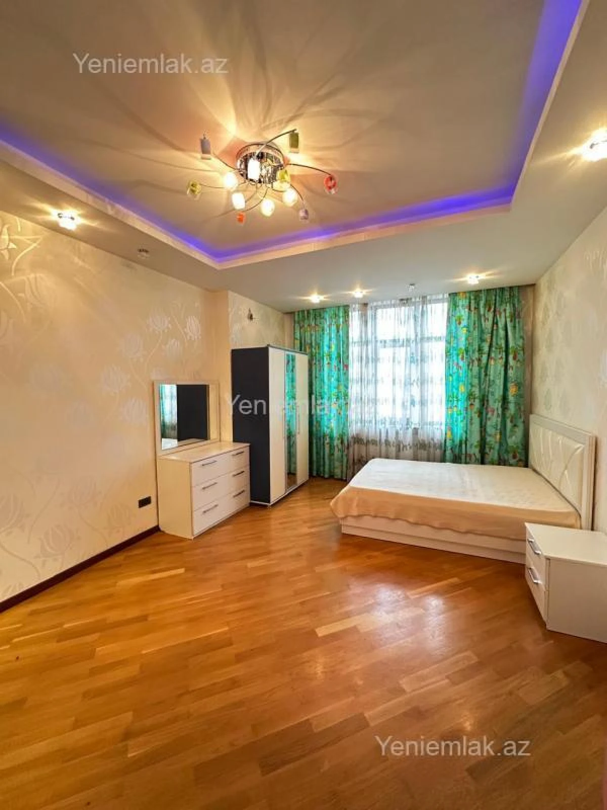 Satılır 5 otaqlı yeni tikili 285 m²