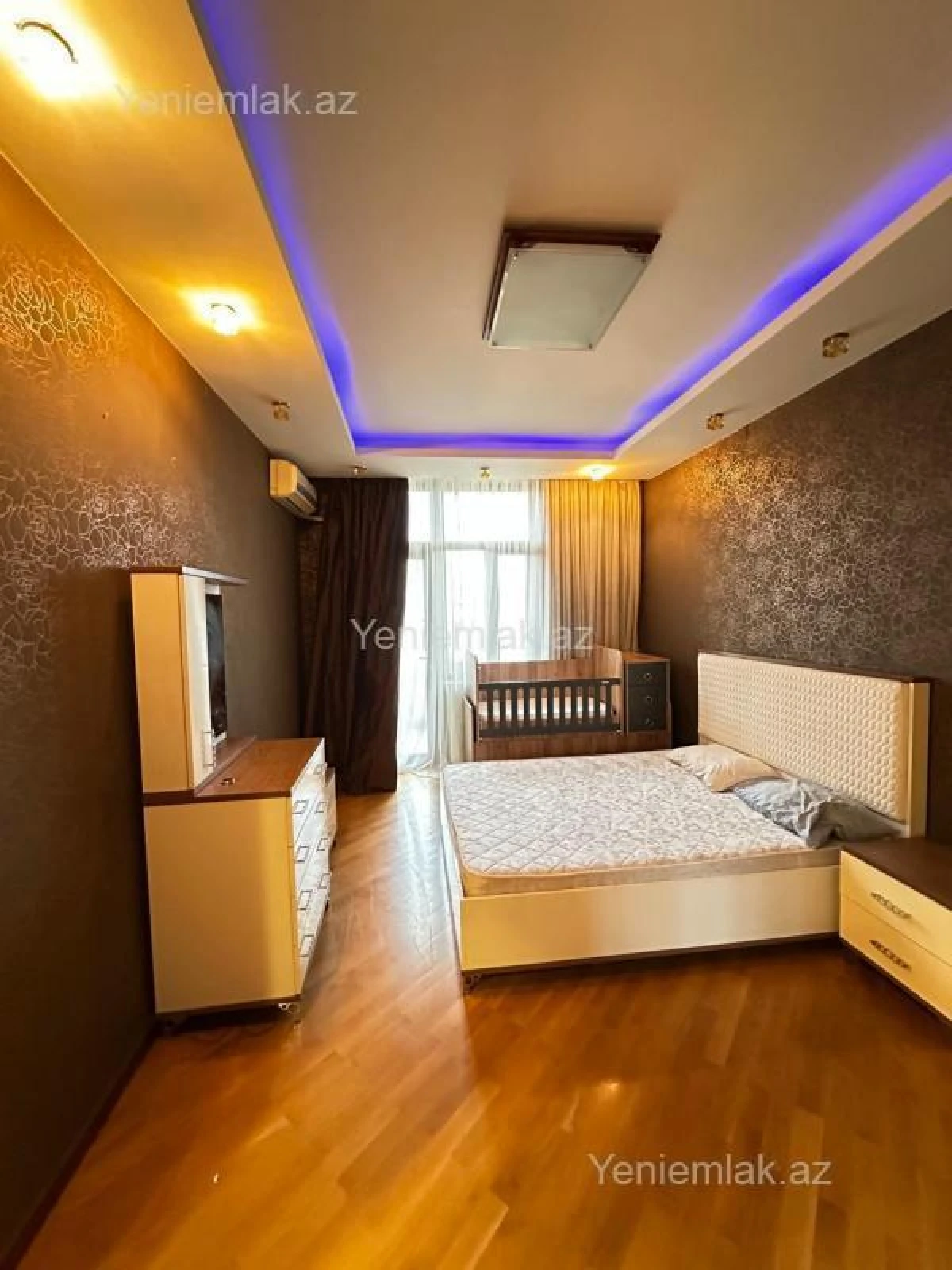Satılır 5 otaqlı yeni tikili 285 m²