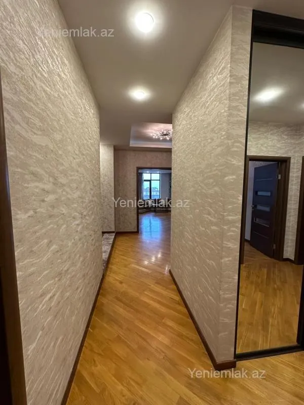 Satılır 5 otaqlı yeni tikili 285 m²