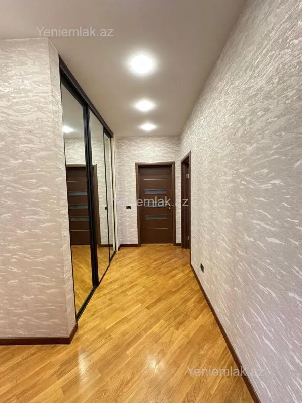 Satılır 5 otaqlı yeni tikili 285 m²