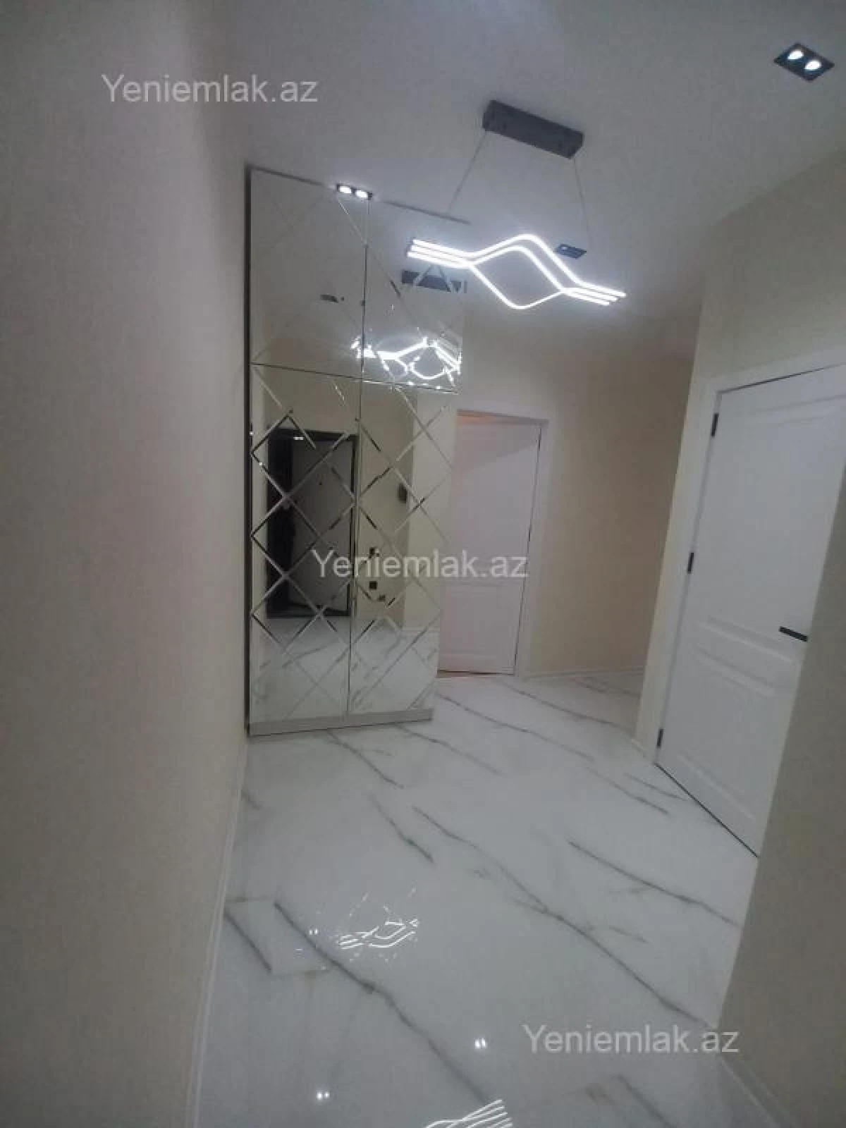 Satılır 3 otaqlı yeni tikili 79 m²