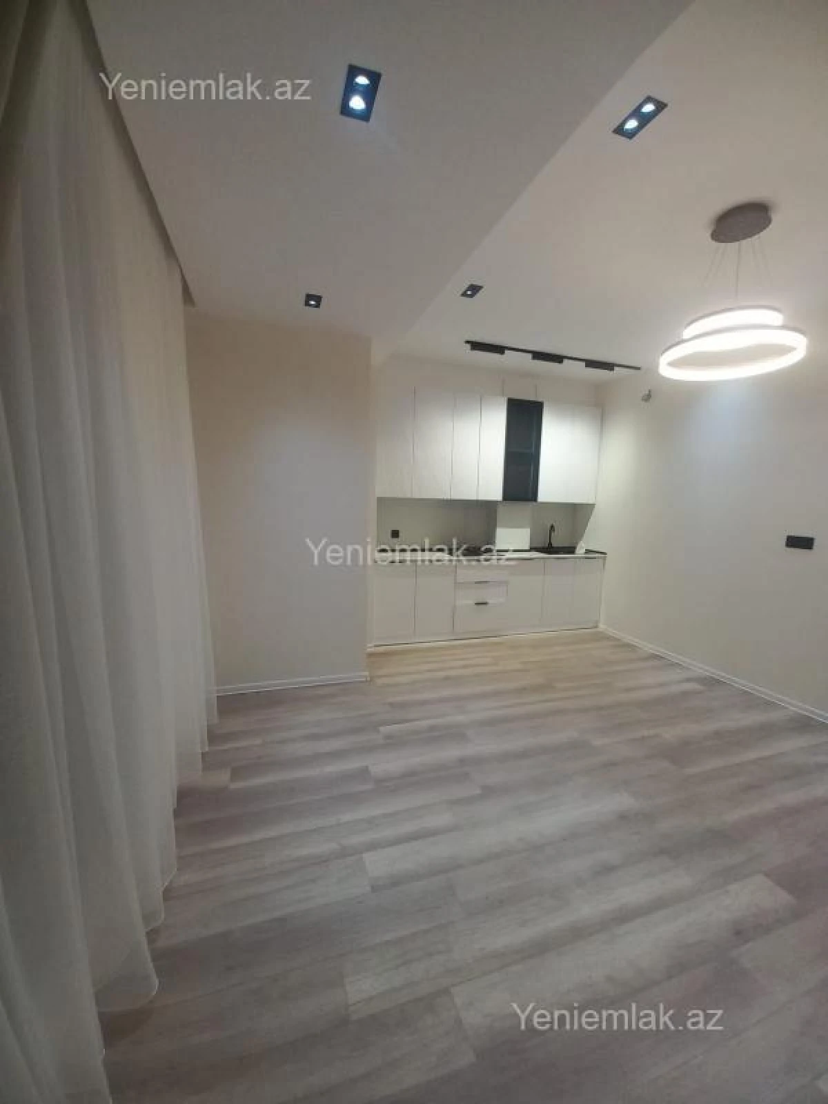 Satılır 3 otaqlı yeni tikili 79 m²