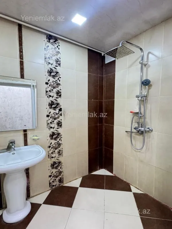 Satılır 3 otaqlı köhnə tikili 77 m²