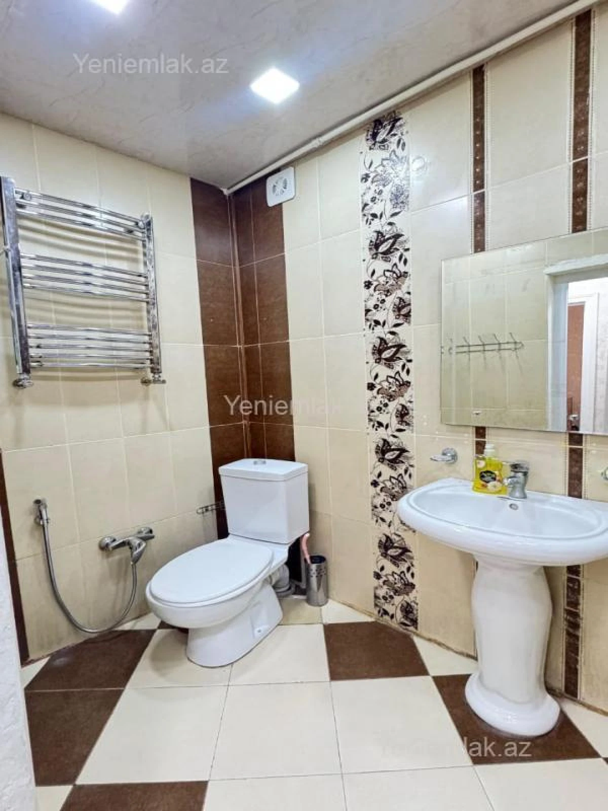 Satılır 3 otaqlı köhnə tikili 77 m²
