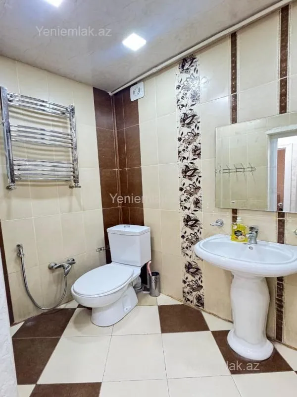 Satılır 3 otaqlı köhnə tikili 77 m²