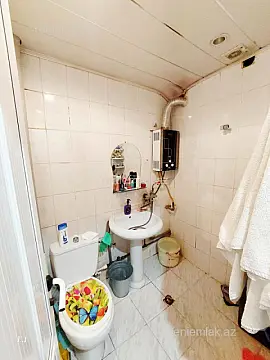 Satılır 1 otaqlı köhnə tikili 32 m²