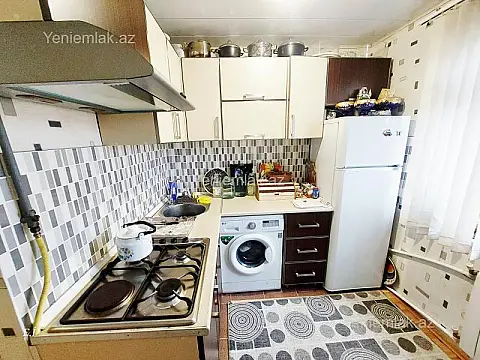 Satılır 1 otaqlı köhnə tikili 32 m²