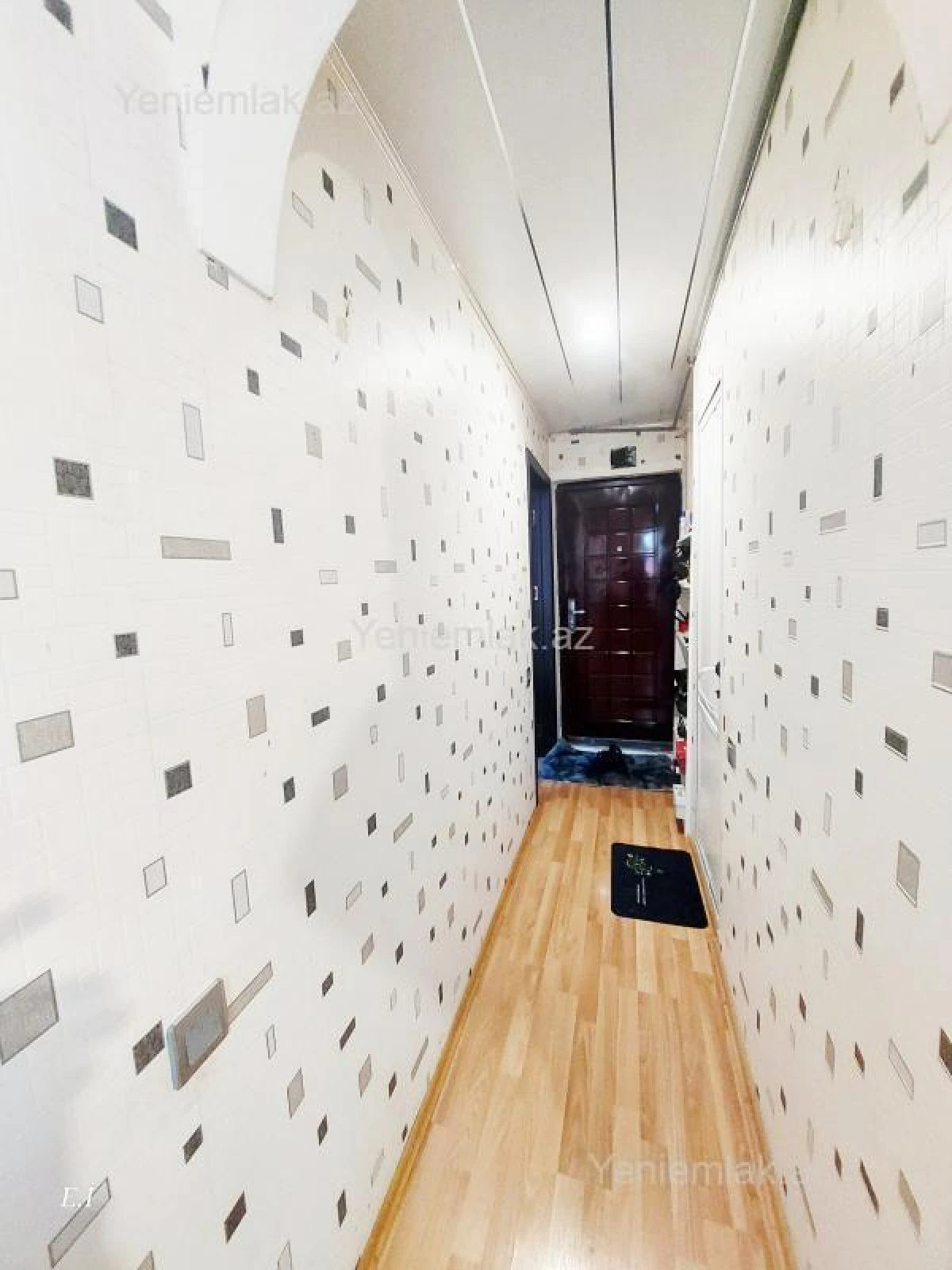 Satılır 1 otaqlı köhnə tikili 32 m²
