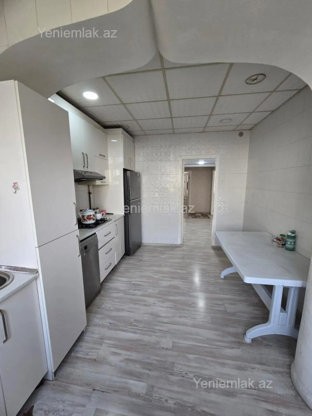 Satılır 4 otaqlı köhnə tikili 100 m²