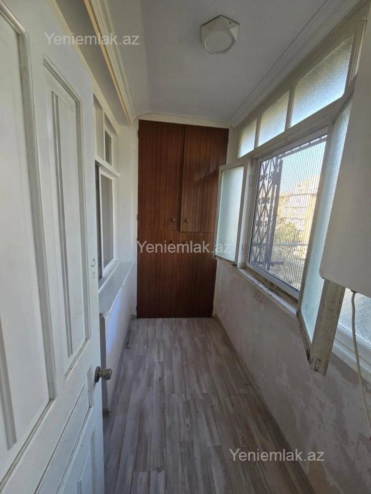 Satılır 4 otaqlı köhnə tikili 100 m²