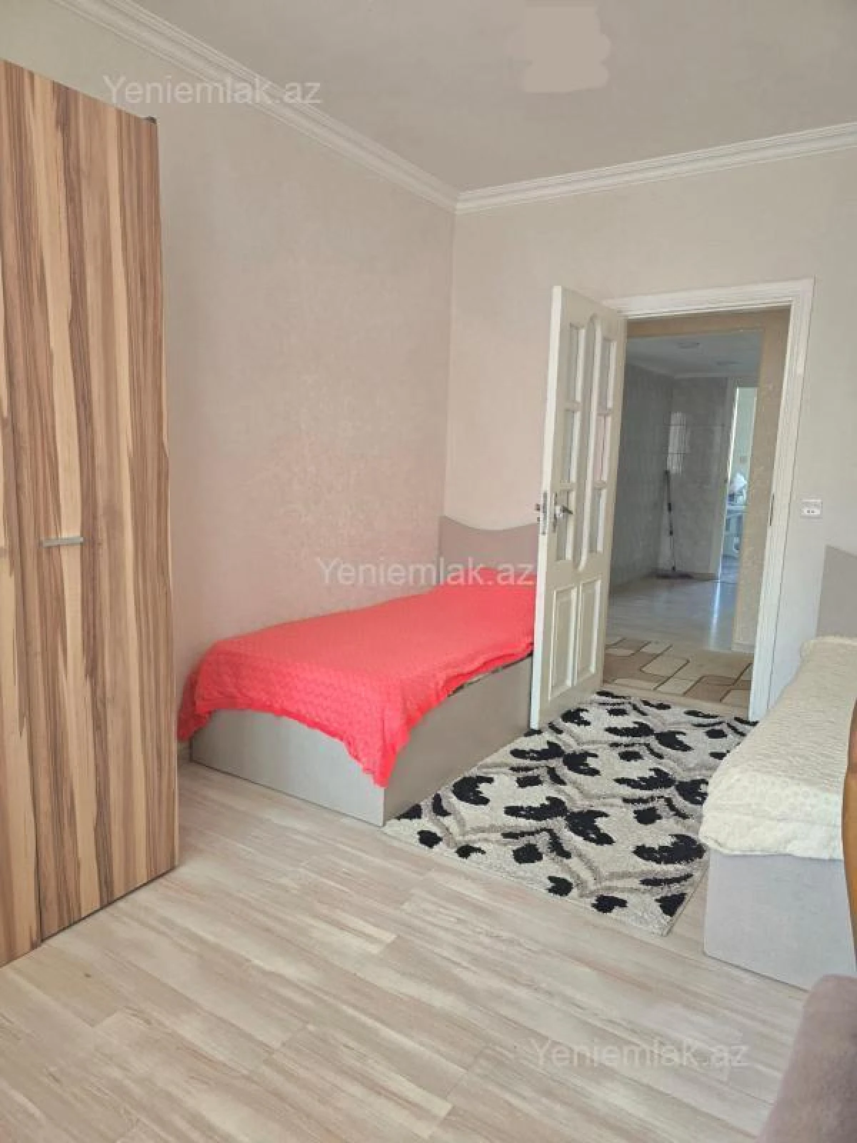 Satılır 4 otaqlı köhnə tikili 100 m²