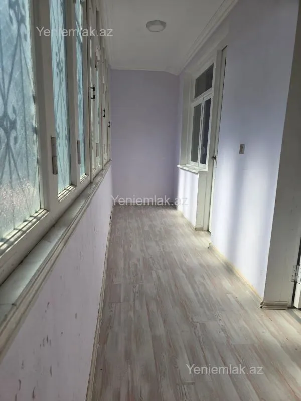 Satılır 4 otaqlı köhnə tikili 100 m²