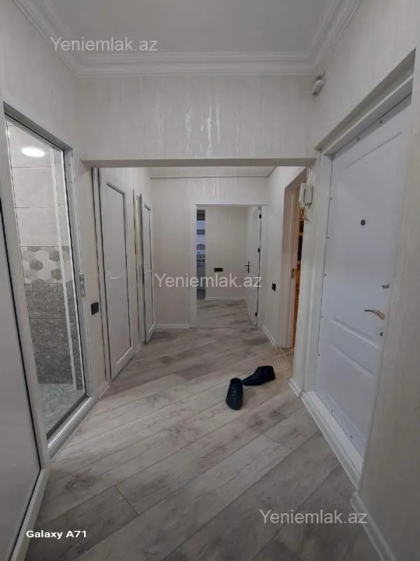 Satılır 2 otaqlı köhnə tikili 60 m²