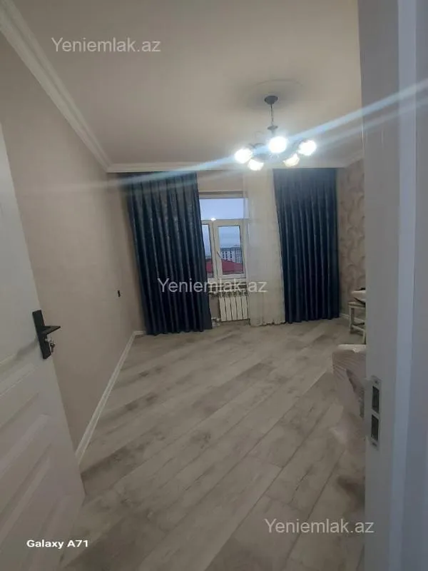 Satılır 2 otaqlı köhnə tikili 60 m²