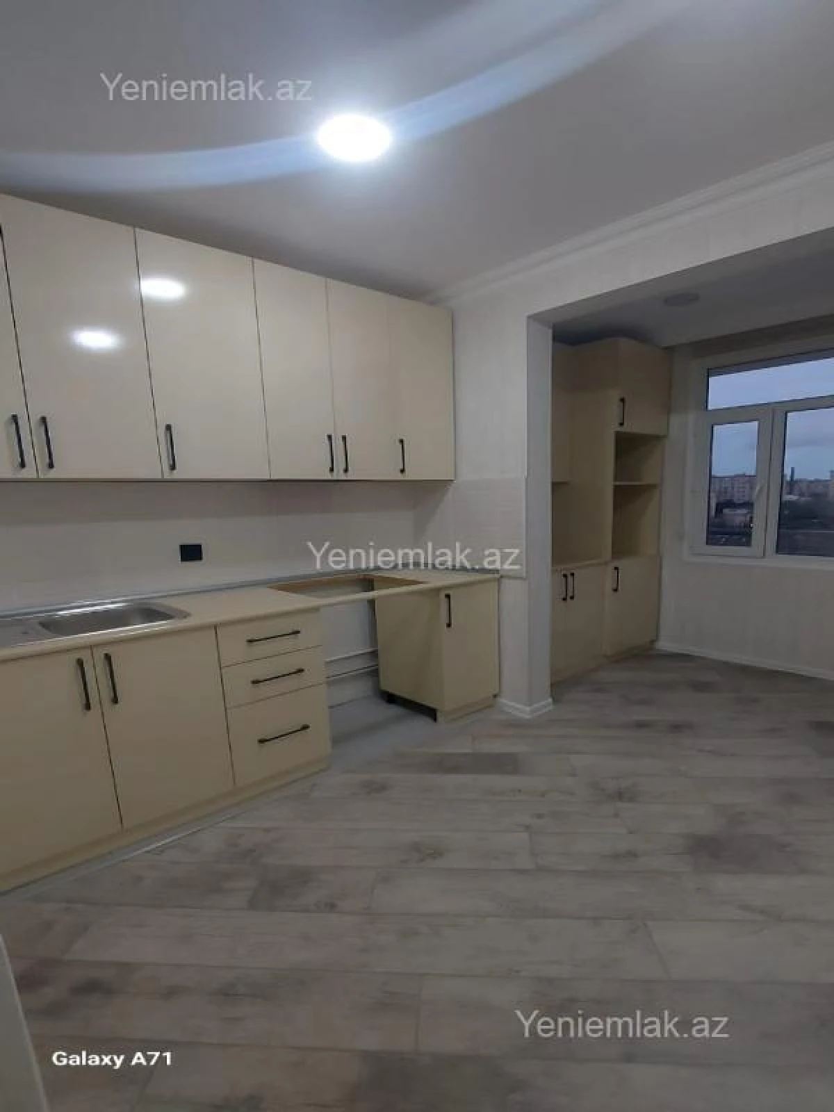 Satılır 2 otaqlı köhnə tikili 60 m²