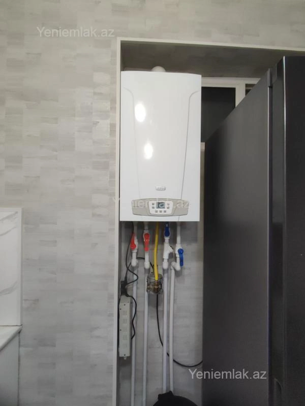 Satılır 3 otaqlı yeni tikili 50 m²