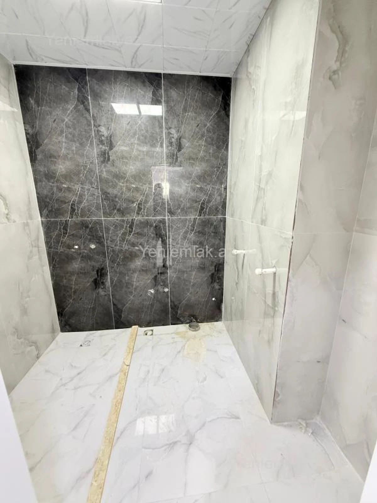 Satılır 3 otaqlı yeni tikili 93 m²