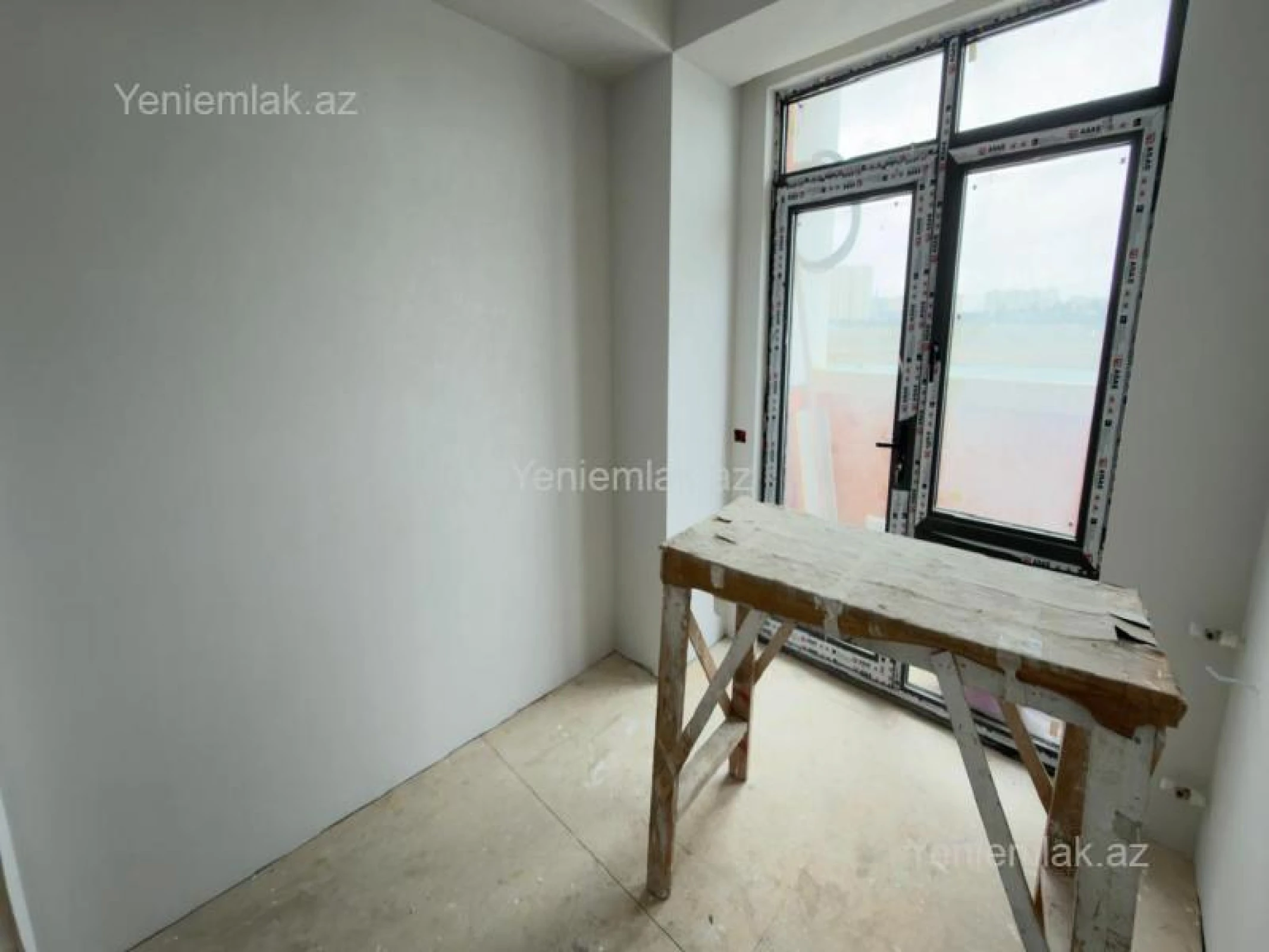 Satılır 3 otaqlı yeni tikili 83 m²