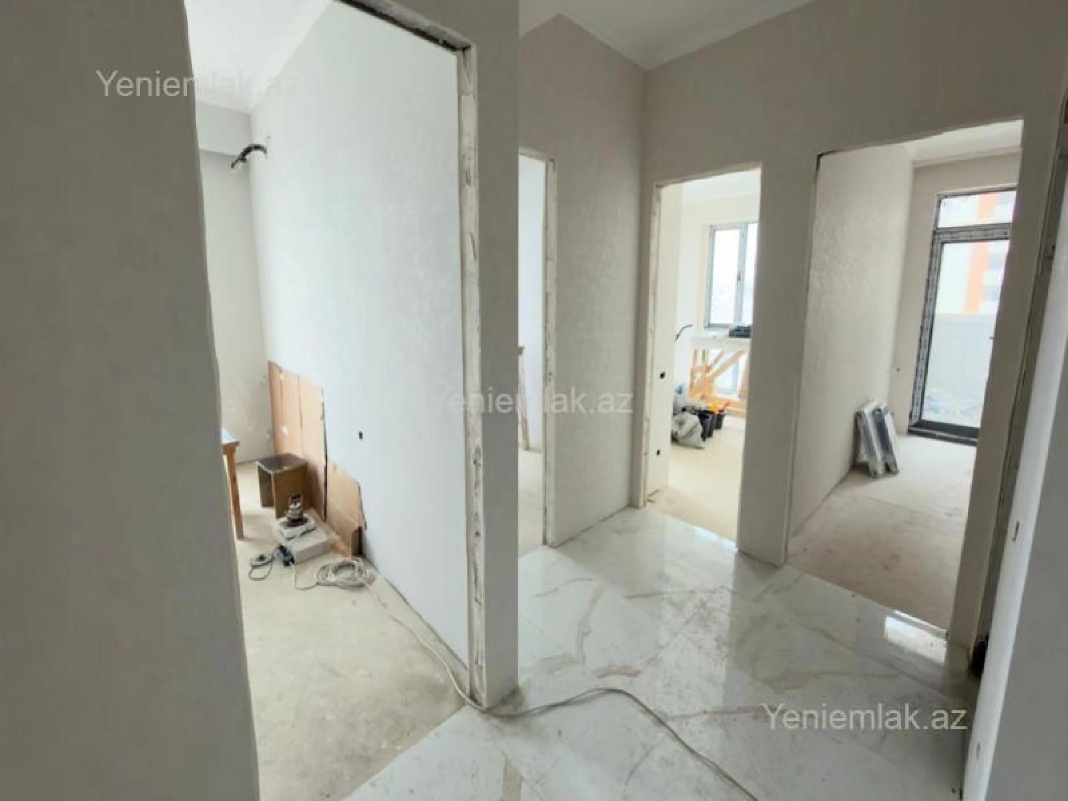 Satılır 3 otaqlı yeni tikili 83 m²