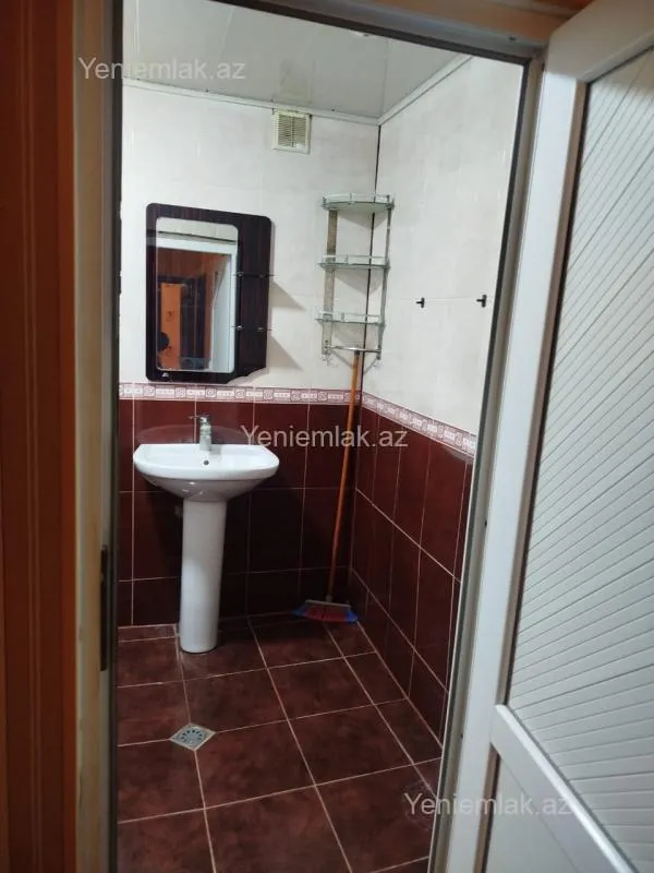 Satılır 2 otaqlı köhnə tikili 58 m²