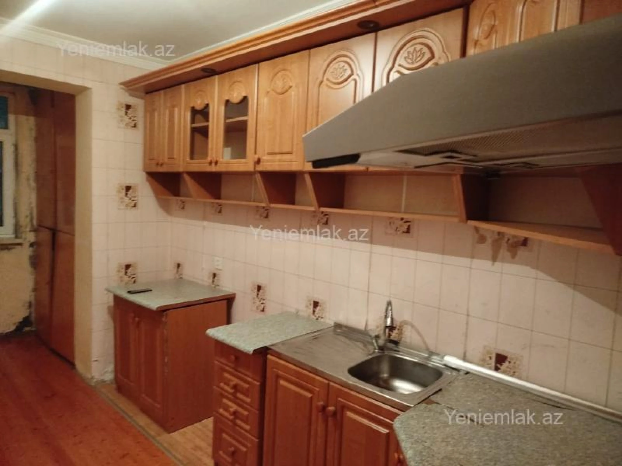 Satılır 2 otaqlı köhnə tikili 58 m²
