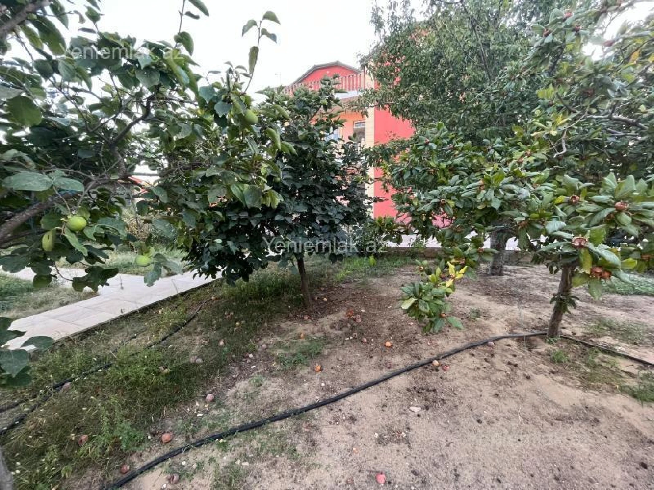 Satılır 7 otaqlı həyət evi 330 m²