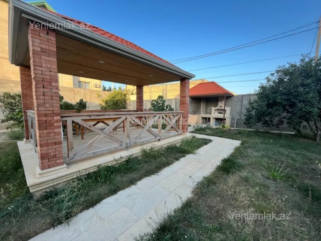 Satılır 7 otaqlı həyət evi 330 m²