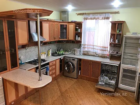 Satılır 7 otaqlı həyət evi 330 m²