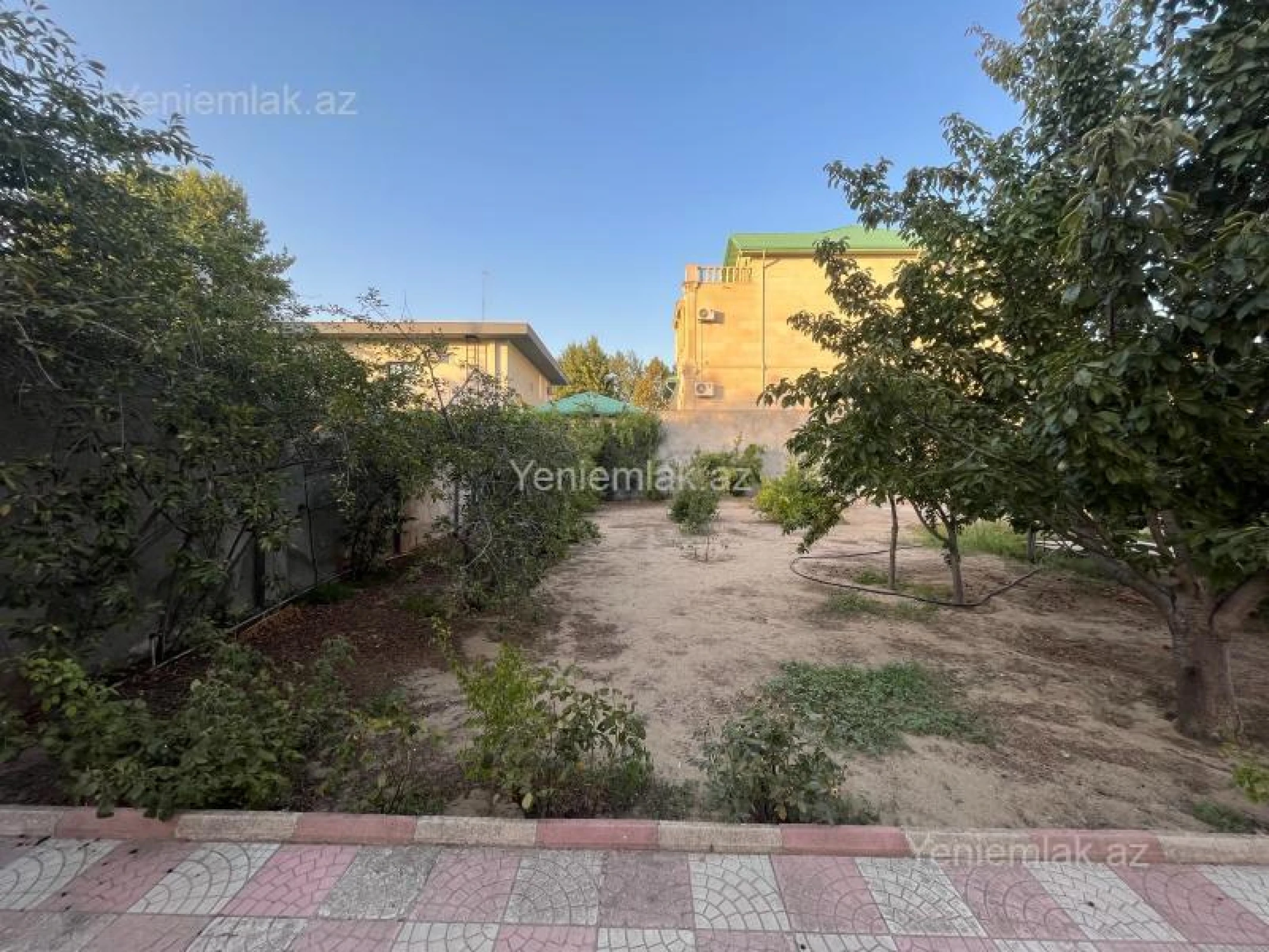 Satılır 7 otaqlı həyət evi 330 m²