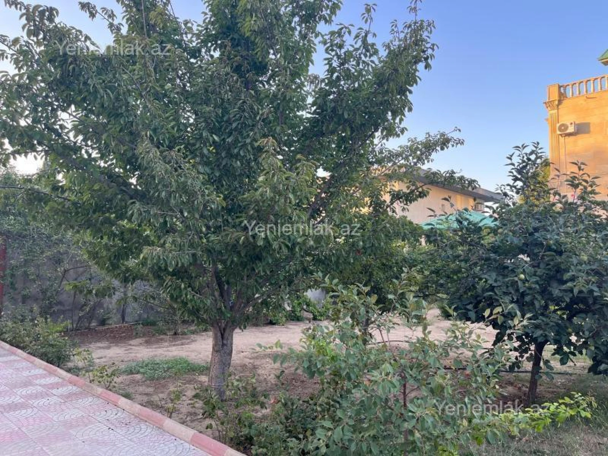 Satılır 7 otaqlı həyət evi 330 m²