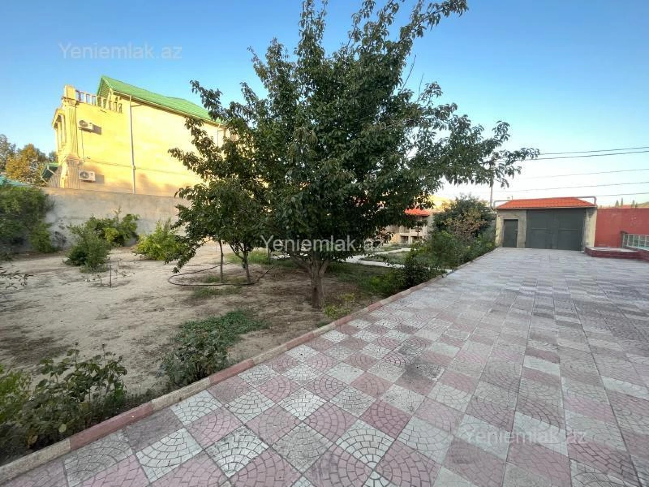 Satılır 7 otaqlı həyət evi 330 m²