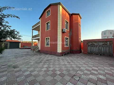 Satılır 7 otaqlı həyət evi 330 m²
