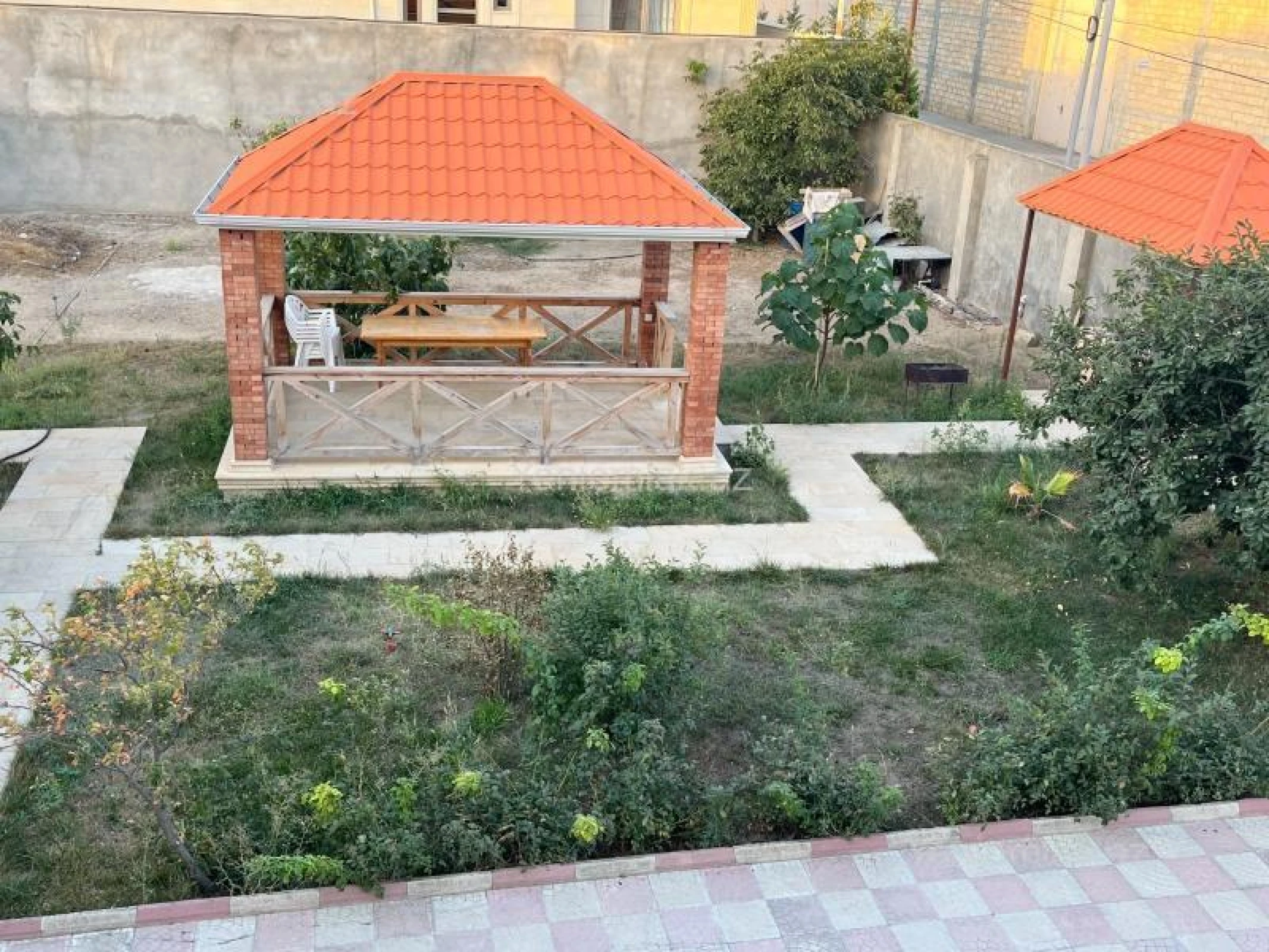 Satılır 7 otaqlı həyət evi 330 m²