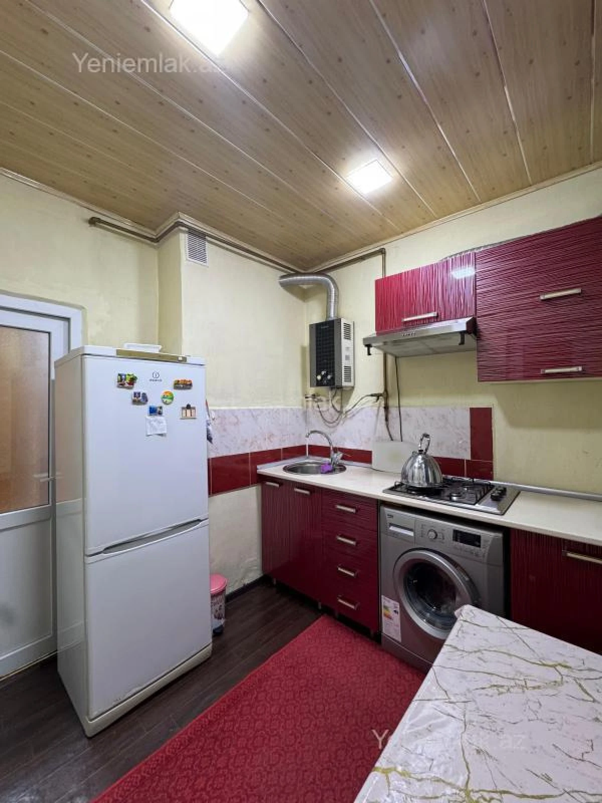 Satılır 1 otaqlı köhnə tikili 42 m²