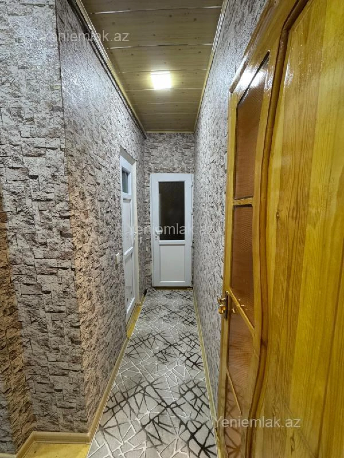 Satılır 1 otaqlı köhnə tikili 42 m²