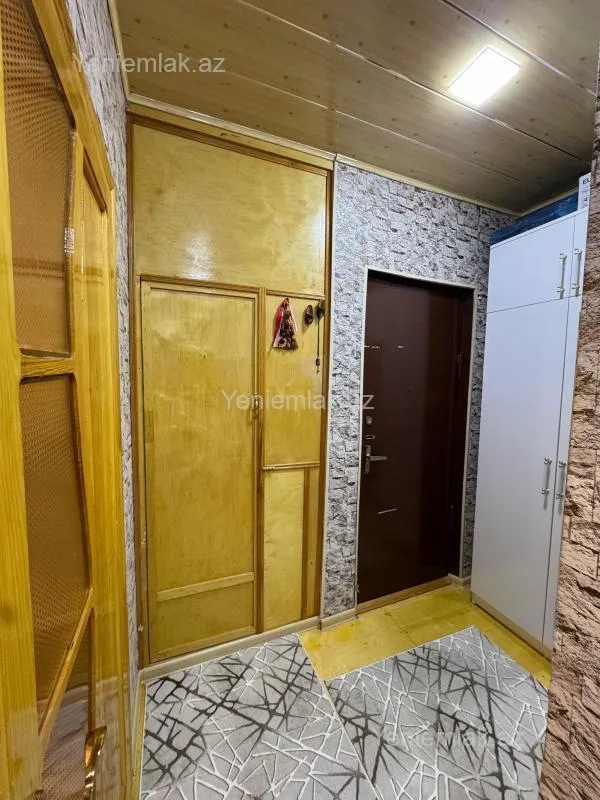 Satılır 1 otaqlı köhnə tikili 42 m²