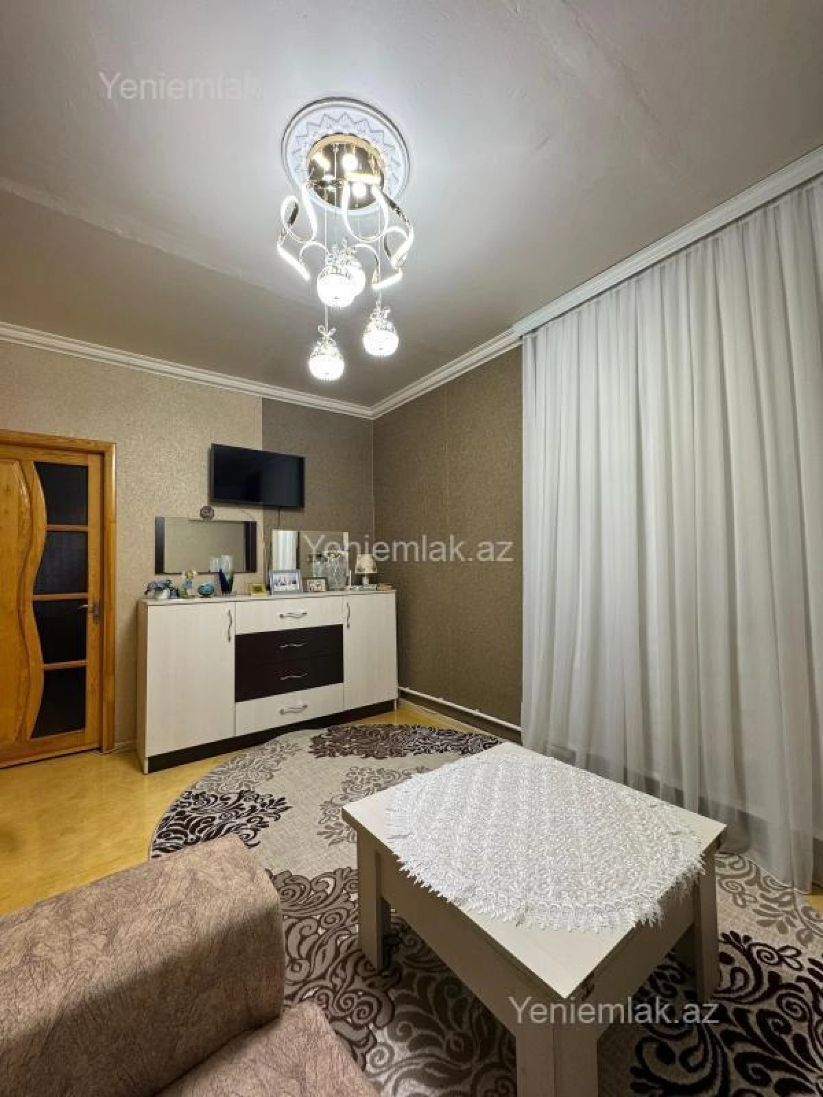Satılır 1 otaqlı köhnə tikili 42 m²