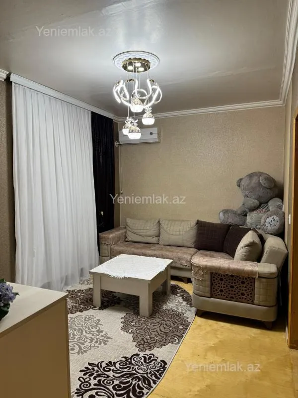 Satılır 1 otaqlı köhnə tikili 42 m²