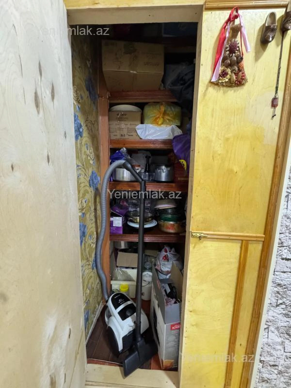 Satılır 1 otaqlı köhnə tikili 42 m²