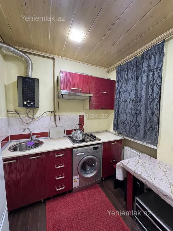 Satılır 1 otaqlı köhnə tikili 42 m²