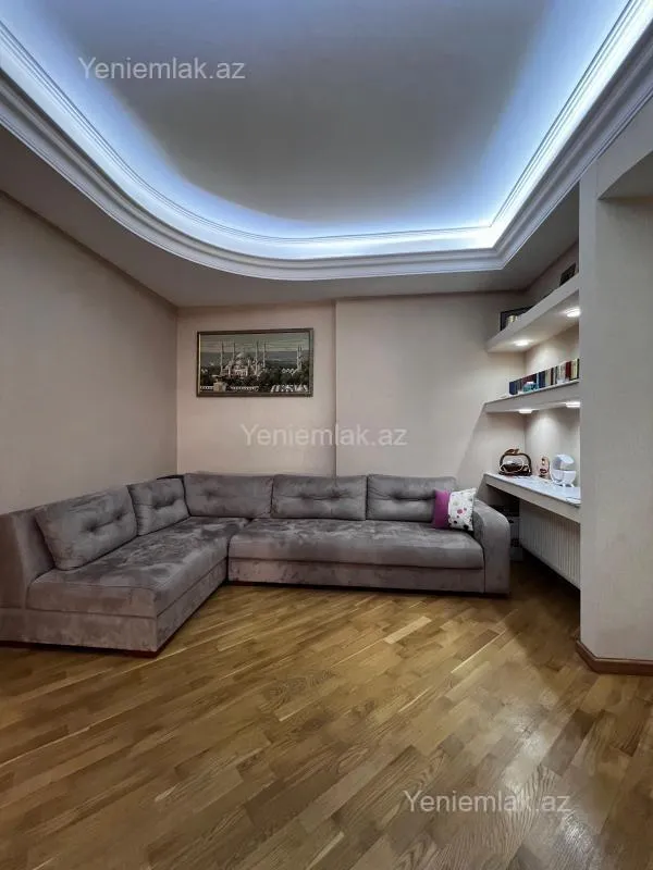 Satılır 3 otaqlı yeni tikili 170 m²