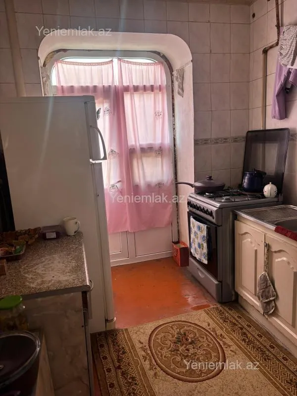 Satılır 3 otaqlı köhnə tikili 70 m²